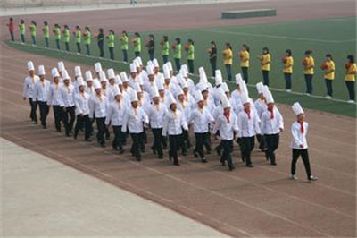 學(xué)廚師該如何選擇學(xué)?！６ɑ⒄駡D片/學(xué)廚師該如何選擇學(xué)?！６ɑ⒄駱影鍒D (4)