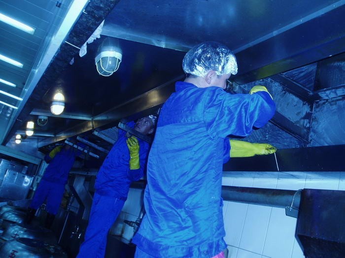 南寧市保潔公司首選 藍(lán)雄清潔公司圖片/南寧市保潔公司首選 藍(lán)雄清潔公司樣板圖 (3)