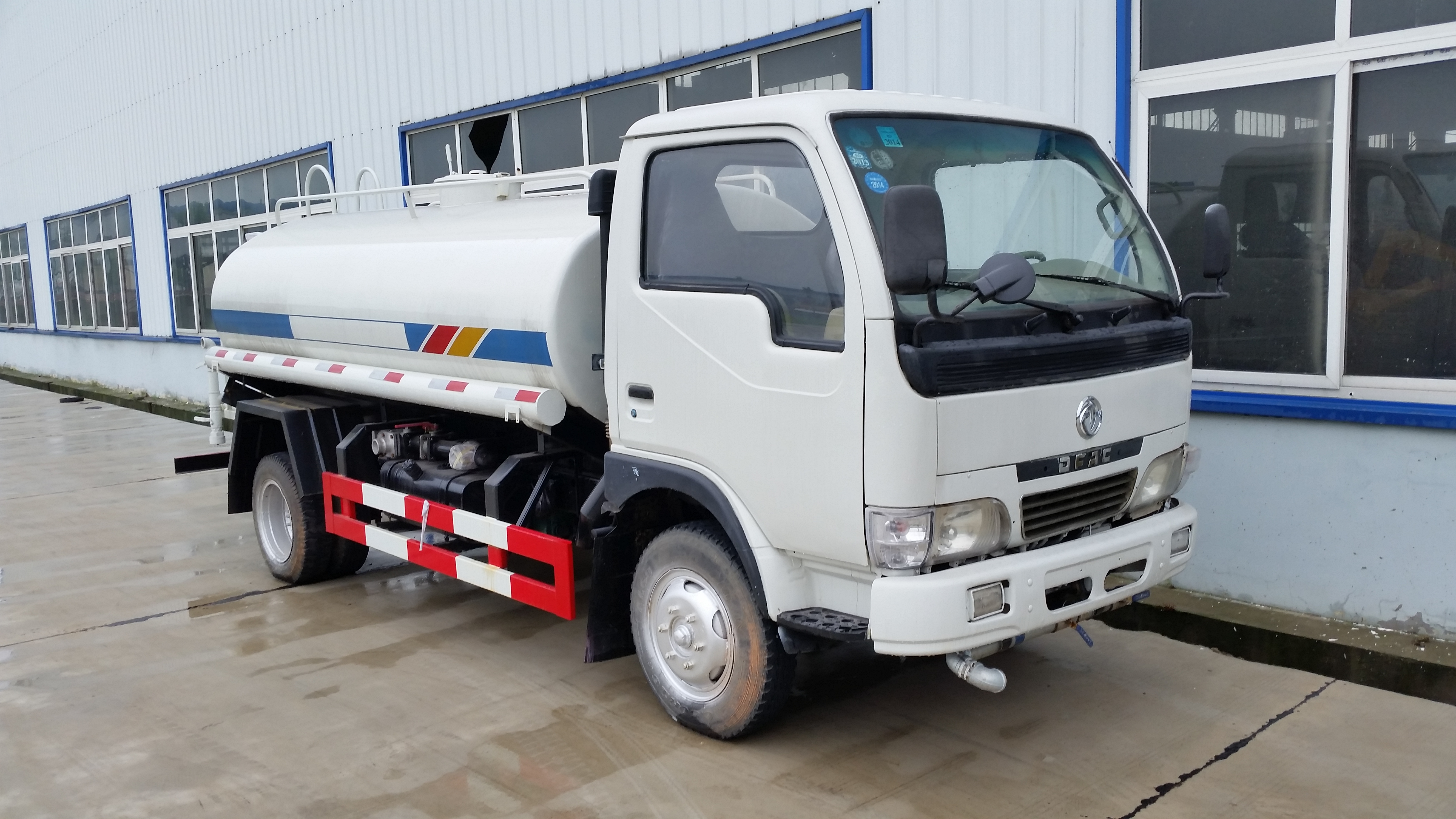 供應(yīng)東風(fēng)大多利卡水車