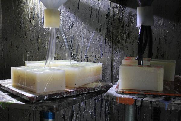 廠家直銷高質(zhì)量真空快速成型覆膜圖片