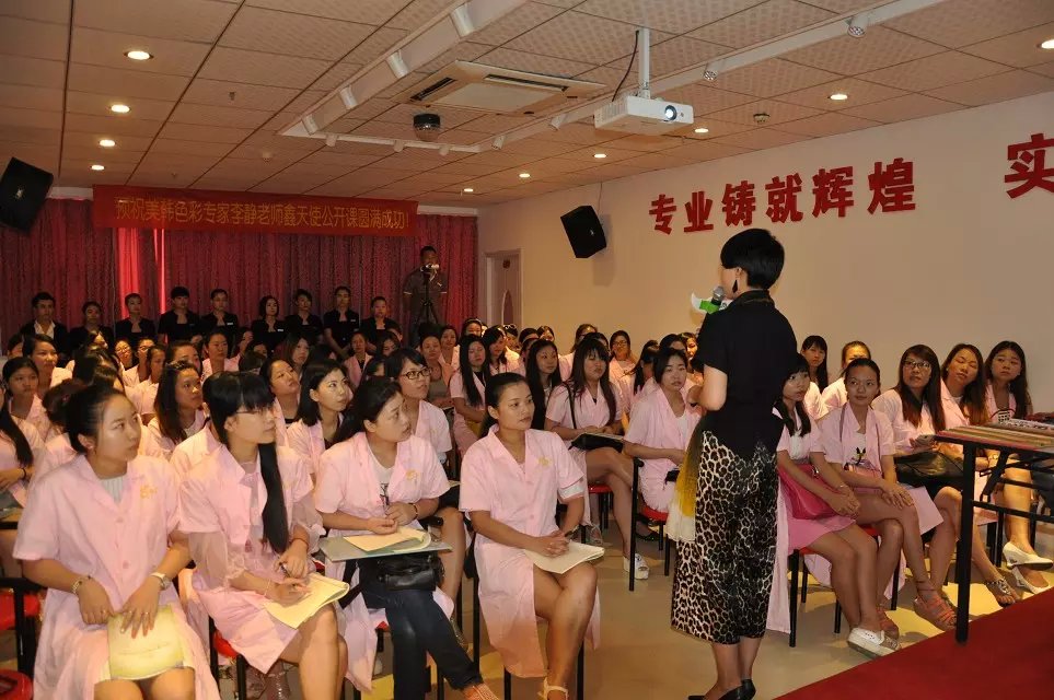 哪里學(xué)化妝圖片/哪里學(xué)化妝樣板圖 (3)