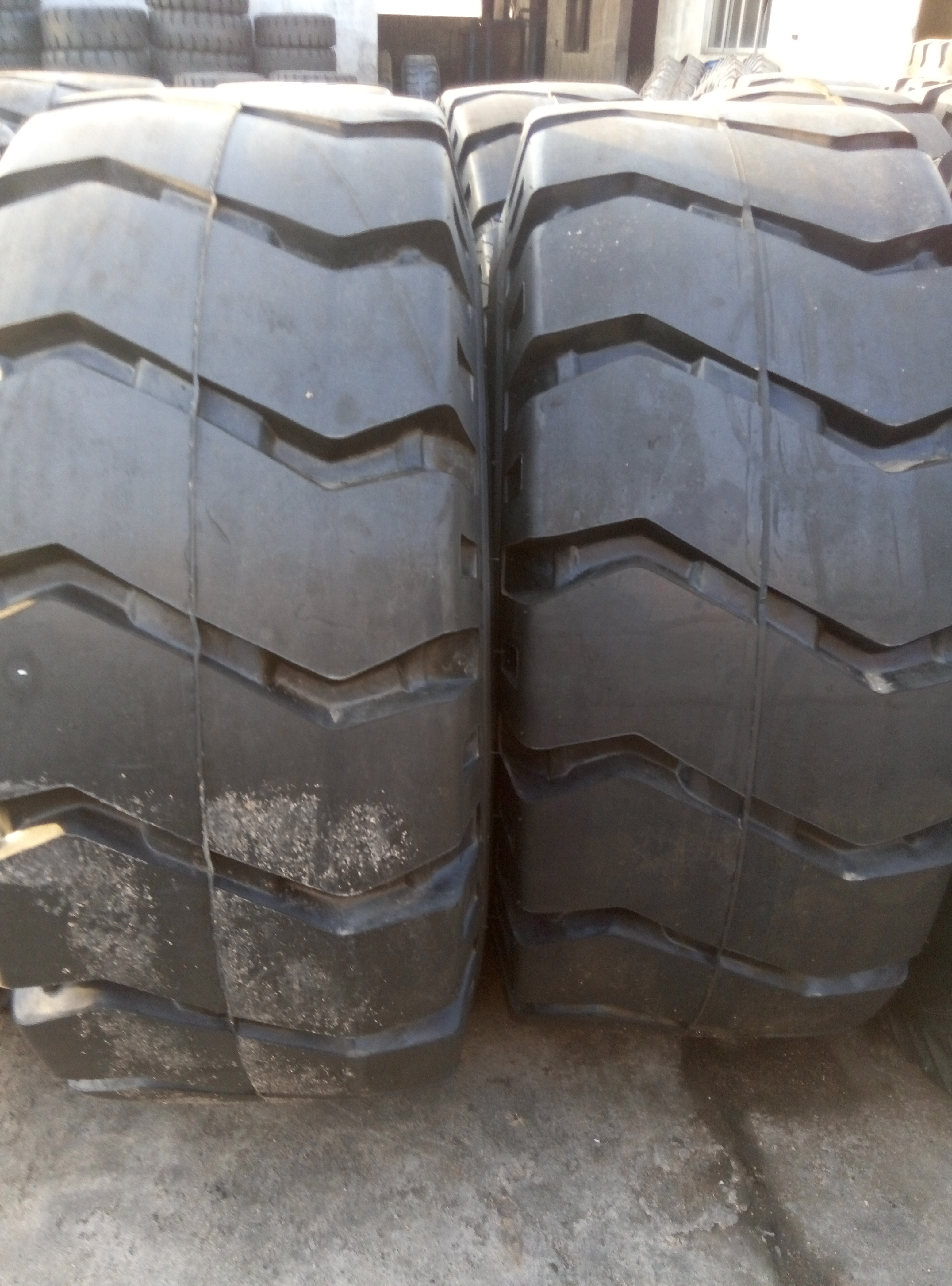 裝載機輪胎圖片/裝載機輪胎樣板圖 (1)