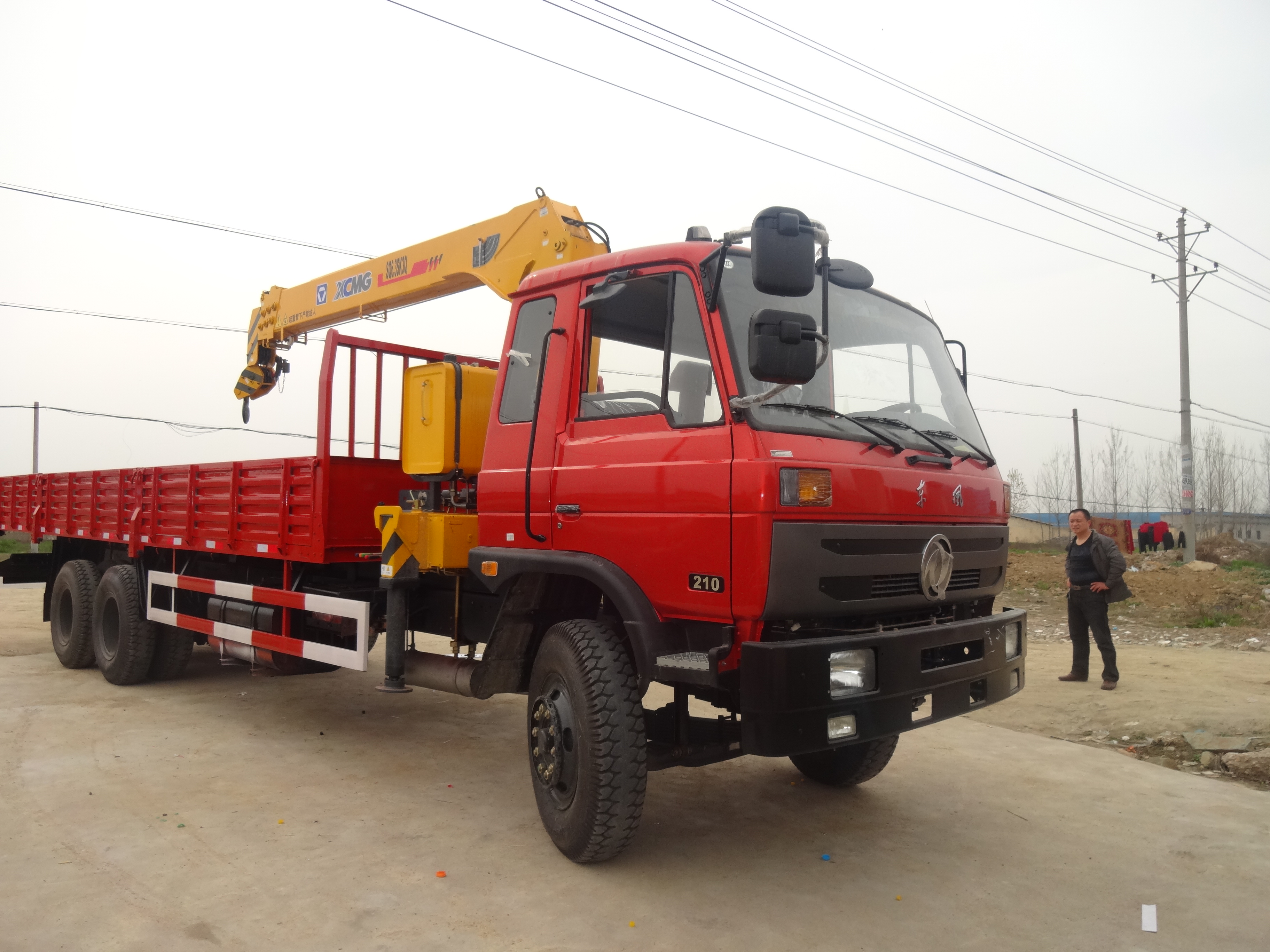 東風(fēng)后八輪6.3噸隨車吊圖片/東風(fēng)后八輪6.3噸隨車吊樣板圖 (4)