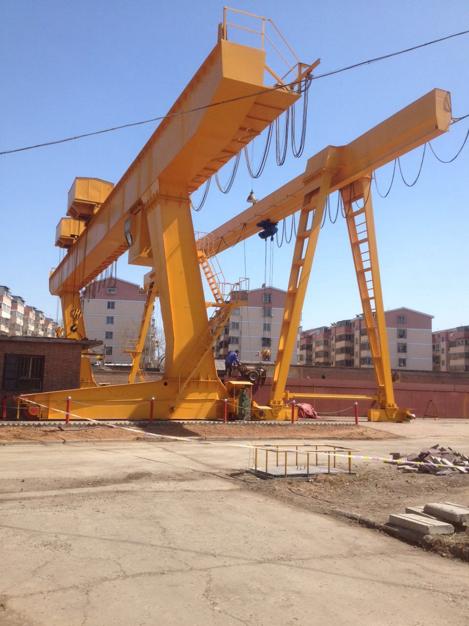 供應L型單梁吊鉤門式起重機