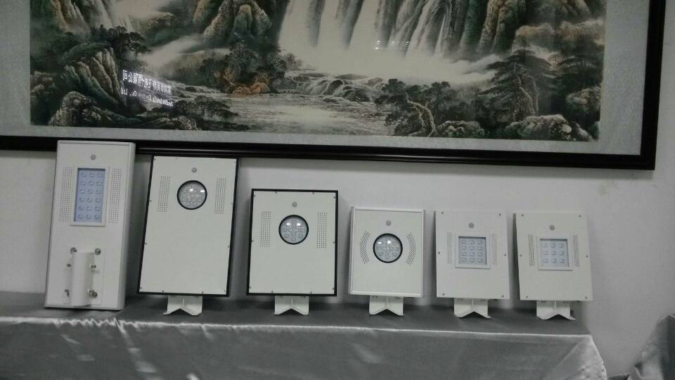 四川一體化太陽(yáng)能路燈廠家電話圖片