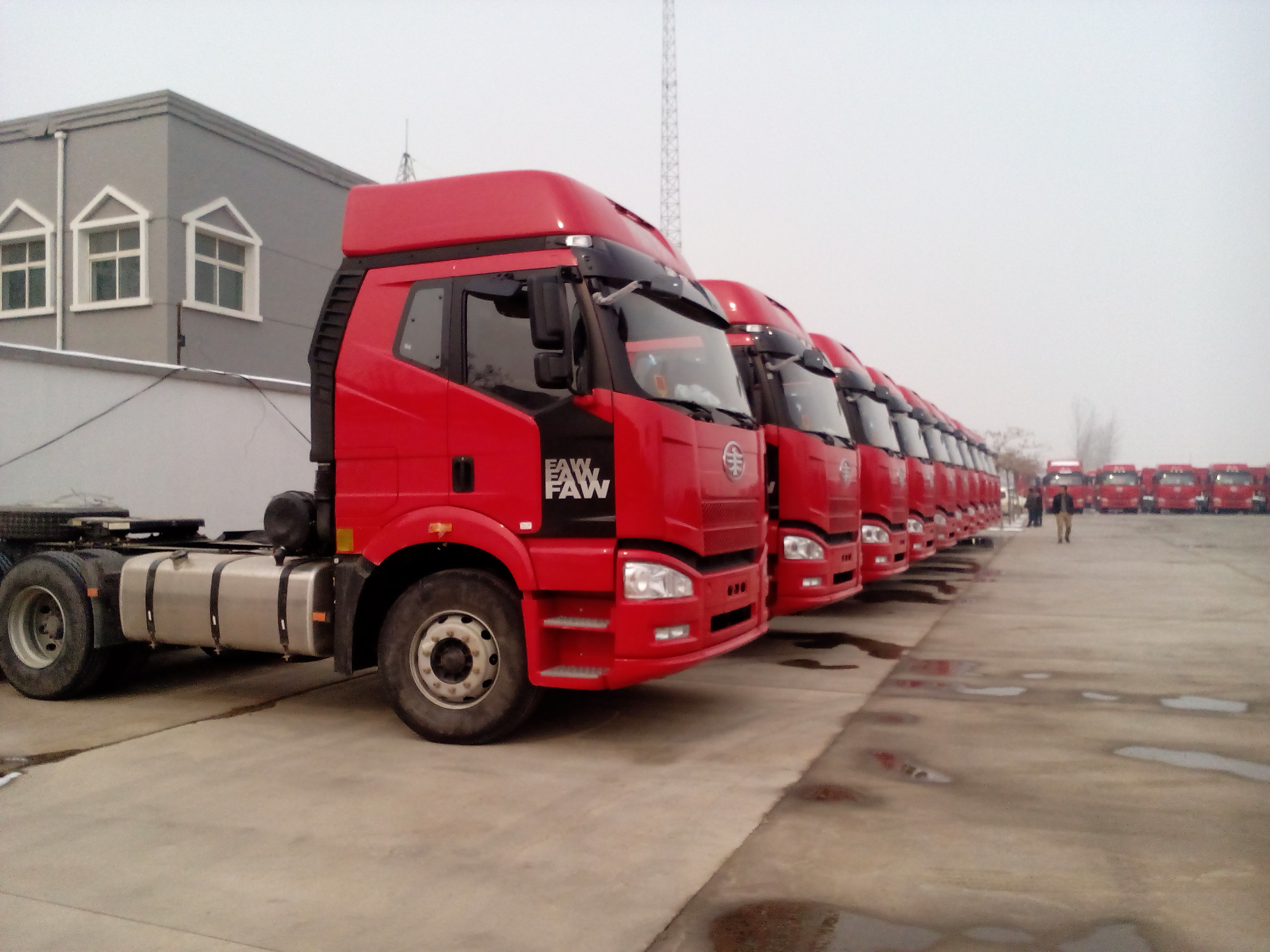 供應(yīng)解放半掛車(chē)分期付款低首付