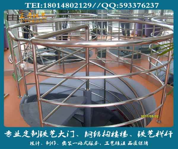 供應南京鋼結構樓梯，*別墅樓梯定制，南京王奇裝飾專業(yè)旋轉樓梯制作
