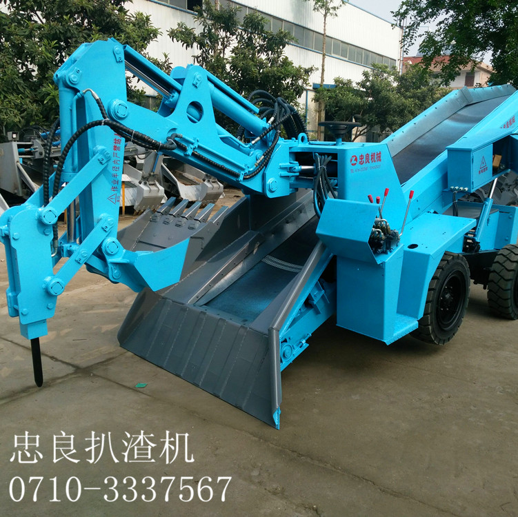 履帶多功能扒渣機(jī)，優(yōu)選忠良扒渣機(jī)圖片