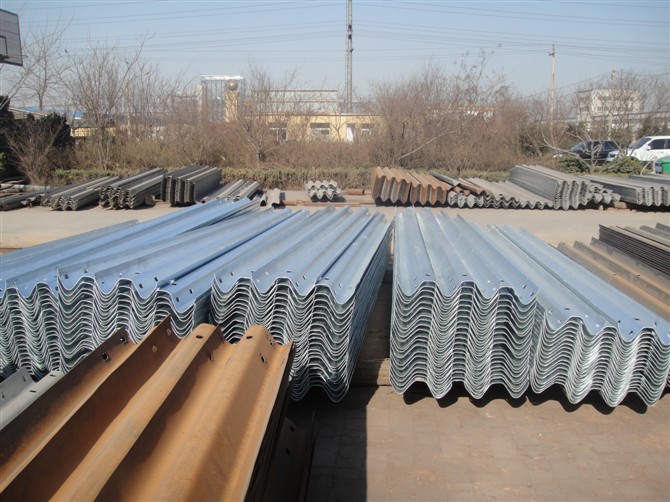 亞茂泰高速公路護欄板圖片