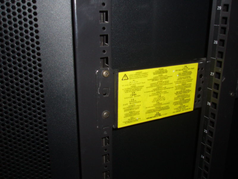IBM 42U 服務(wù)器機(jī)柜圖片/IBM 42U 服務(wù)器機(jī)柜樣板圖 (4)