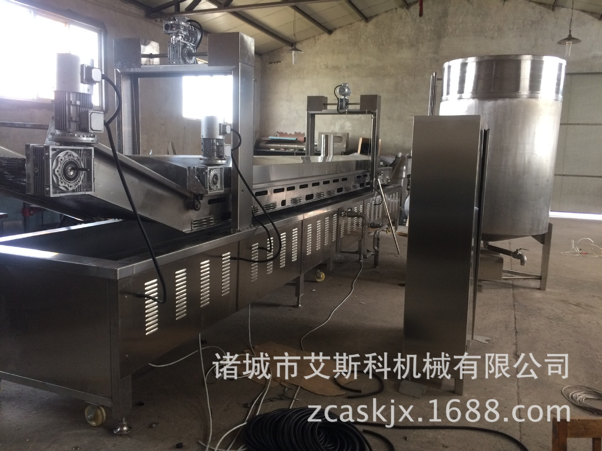 炸黃秋葵油炸機 炸辣椒油炸鍋  油水混合油炸機 艾斯科機械生產(chǎn)廠家直銷