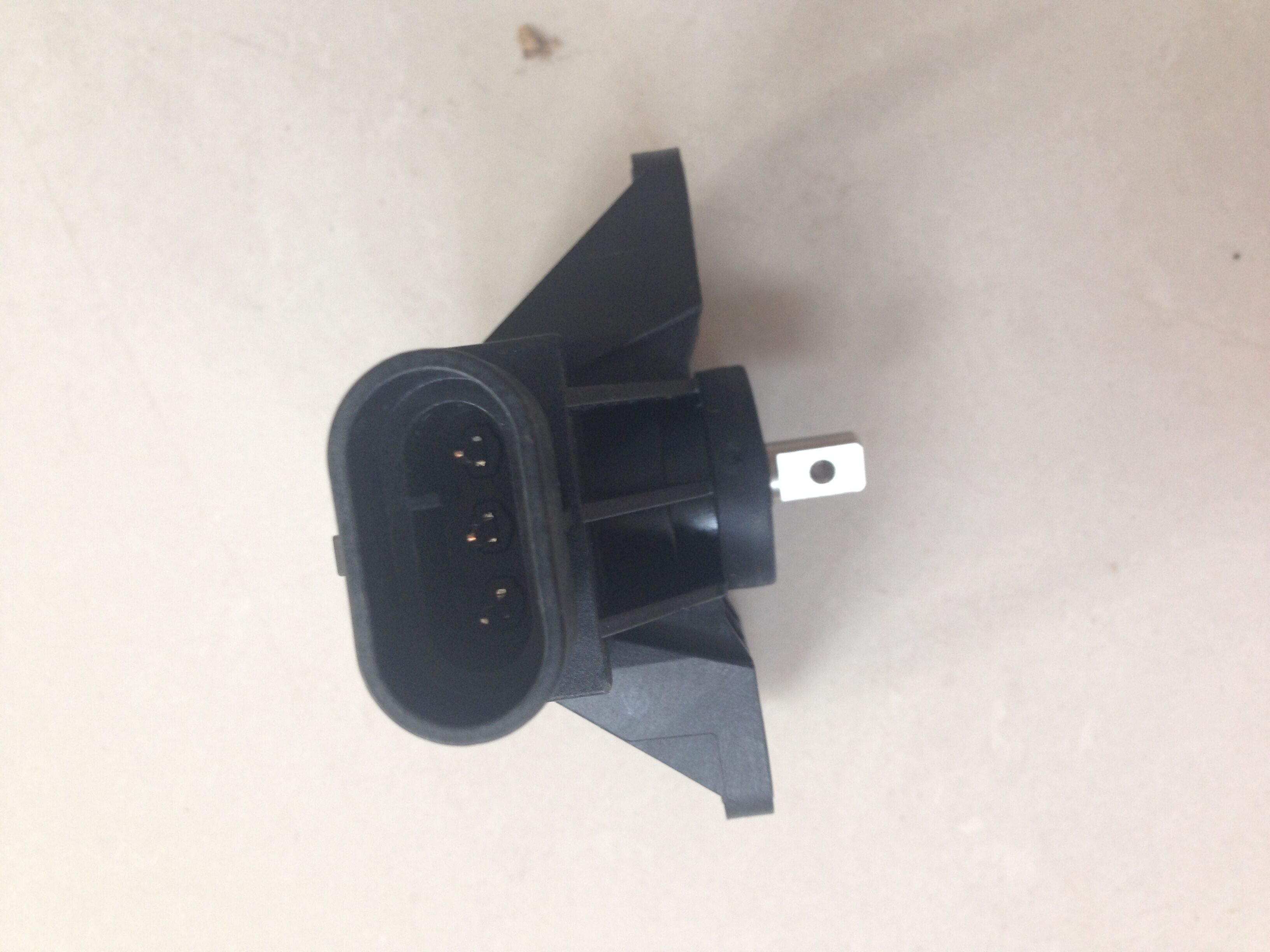 現(xiàn)貨德國elobau424A16A090 elobau傳感器