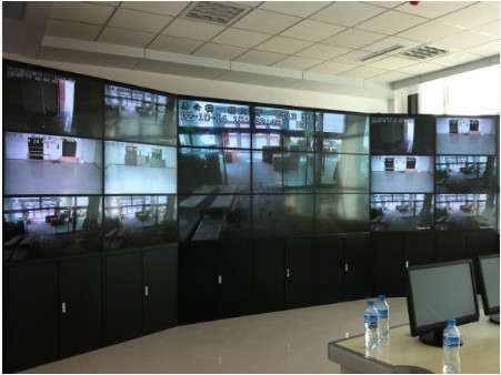 弧形拼接3X7液晶拼接屏支架監(jiān)控安防顯示器深圳廠家直銷
