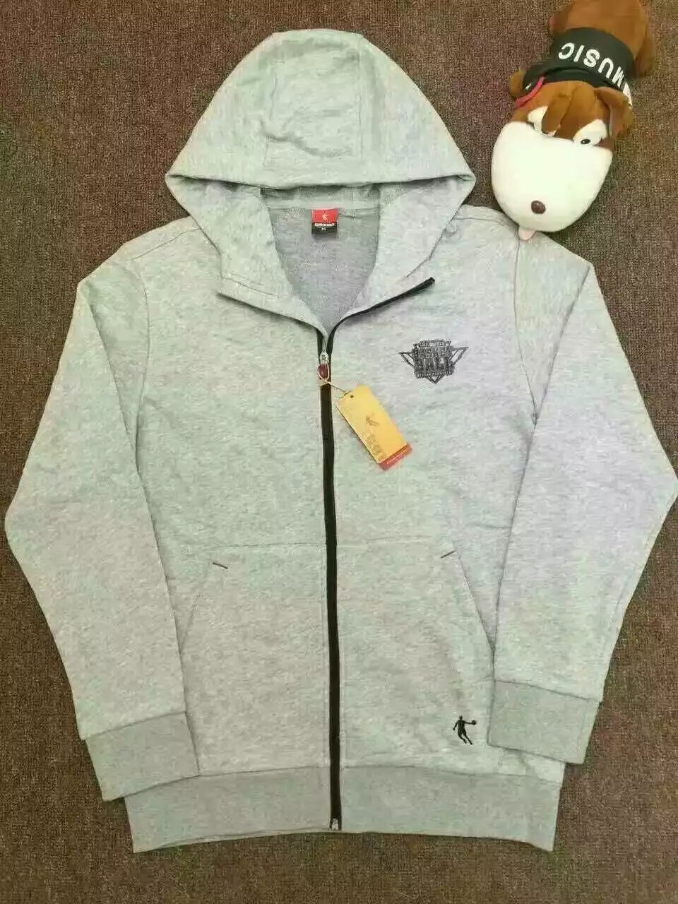 專賣店斷碼清貨批發(fā) 一線二線品牌圖片/專賣店斷碼清貨批發(fā) 一線二線品牌樣板圖 (3)