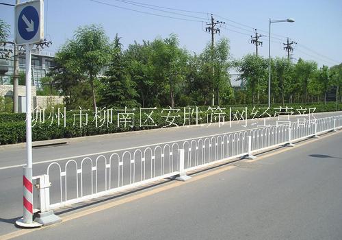 市政護(hù)欄 公路隔離欄 道路護(hù)欄圖片