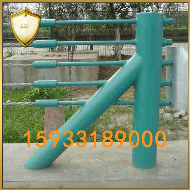 鋼索護欄現(xiàn)貨圖片