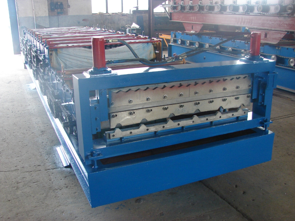 彩鋼壓瓦機(jī)圖片/彩鋼壓瓦機(jī)樣板圖 (3)