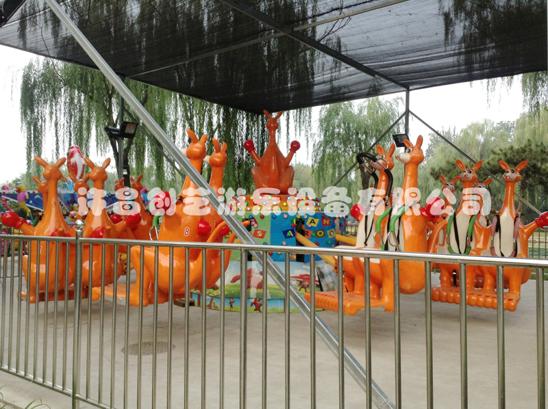袋鼠跳小寶寶最喜歡的公園設(shè)備