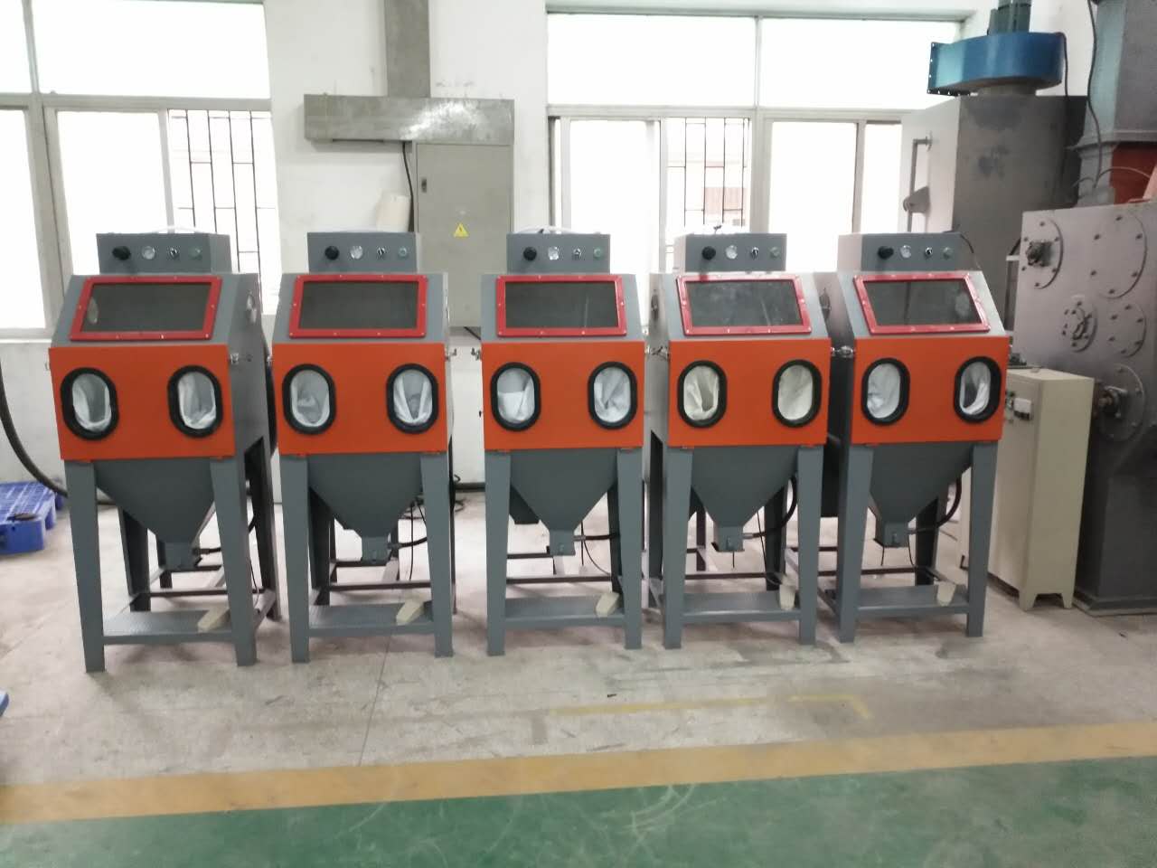 小型手動(dòng)噴砂機(jī)批發(fā)價(jià)