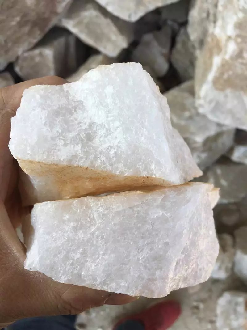 鑄鋼用石英砂、涂料用石英粉、人造草坪石英砂、 粒度石英砂
