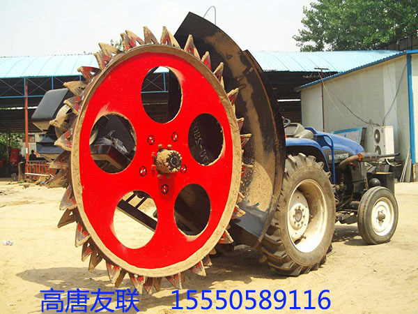出售大型開溝機(jī)-高唐友聯(lián)機(jī)械圖片