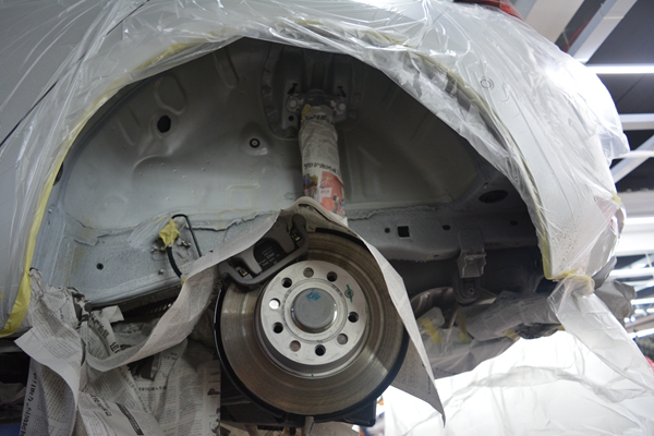 重慶德國(guó)漢高底盤裝甲專業(yè)施工圖片