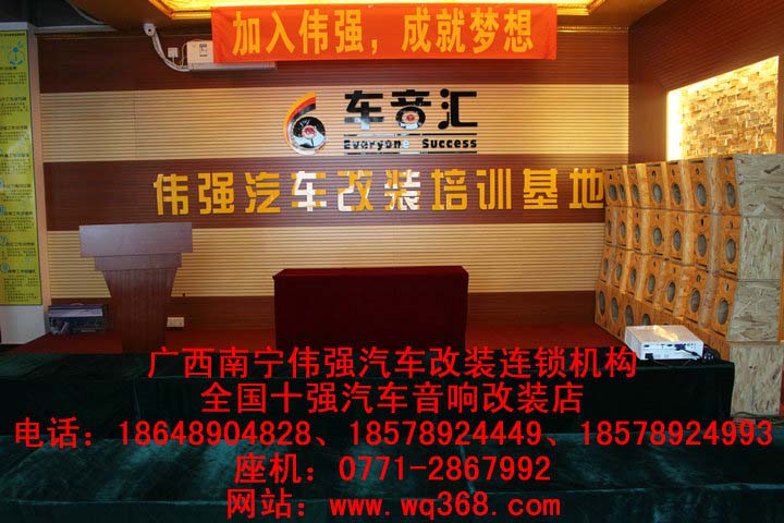百色攬勝極光,路虎發(fā)現(xiàn)神行汽車隔圖片