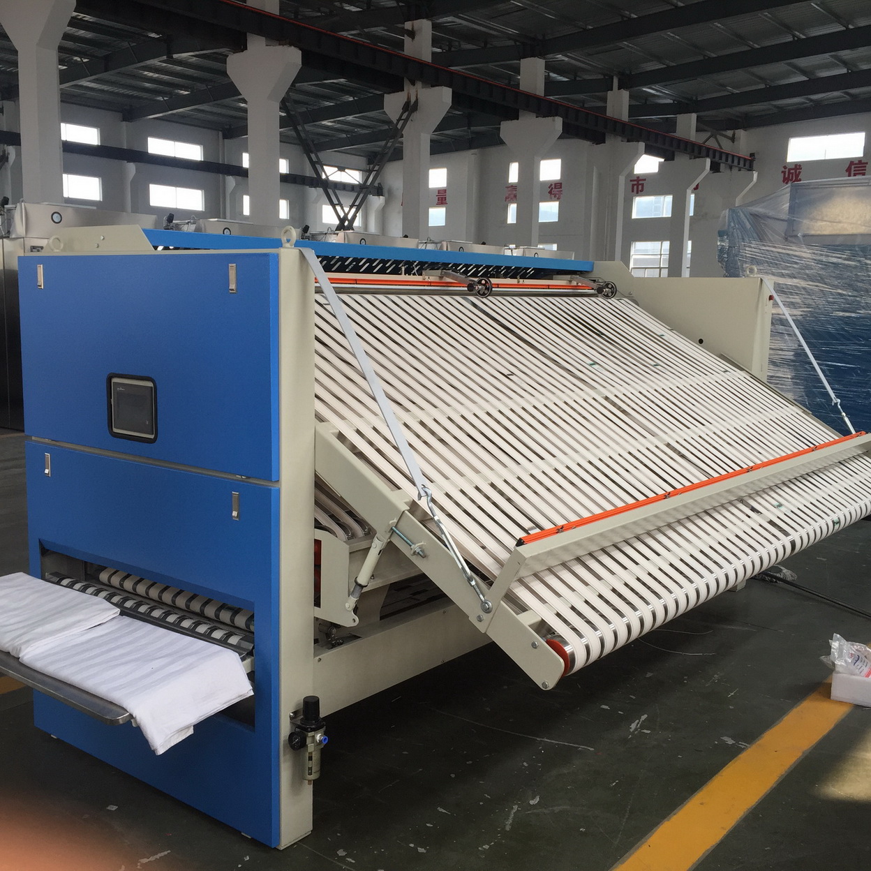 供應(yīng)床單折疊機(jī)，被套*折疊機(jī) 通江折疊機(jī)器