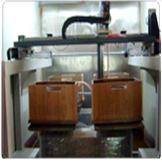 空調(diào)外殼自動(dòng)化涂裝六軸往復(fù)機(jī)圖片