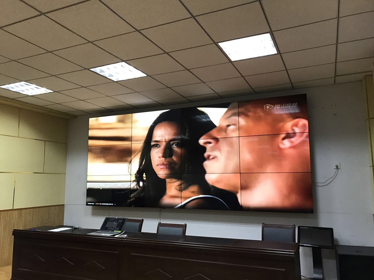 guan 廣西42寸拼接屏DID