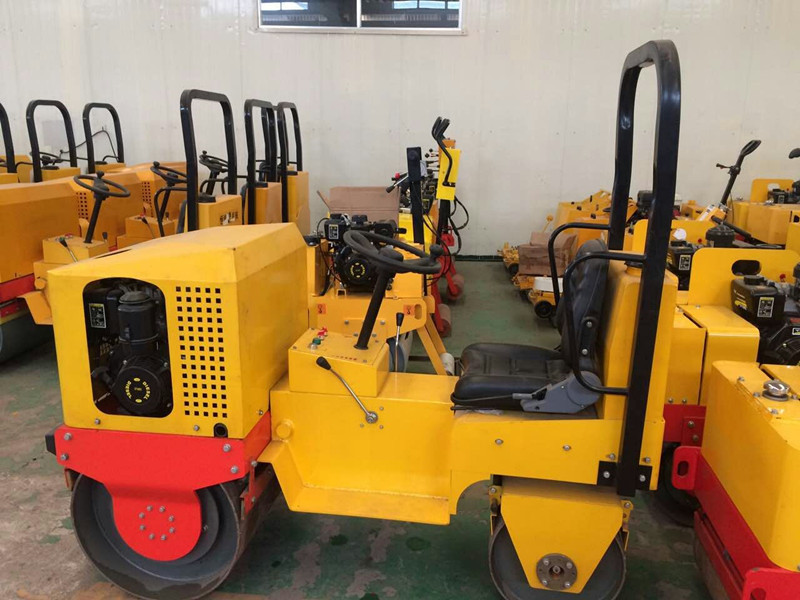 3噸全液壓雙鋼輪壓路機(jī)圖片/3噸全液壓雙鋼輪壓路機(jī)樣板圖 (3)