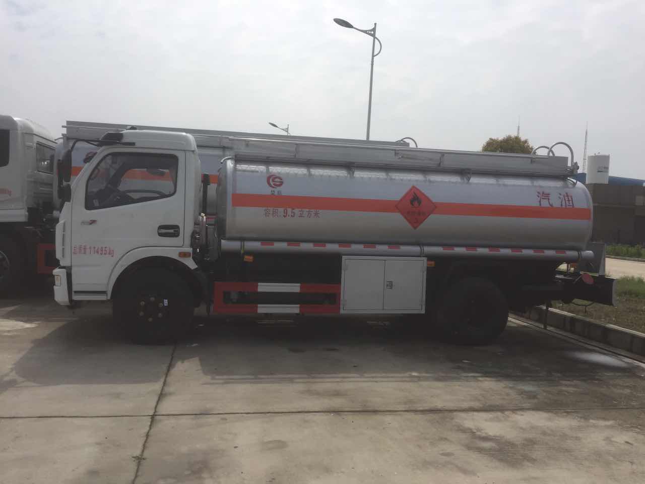 廠家直銷各種油罐車流動加油車運圖片/廠家直銷各種油罐車流動加油車運樣板圖 (4)
