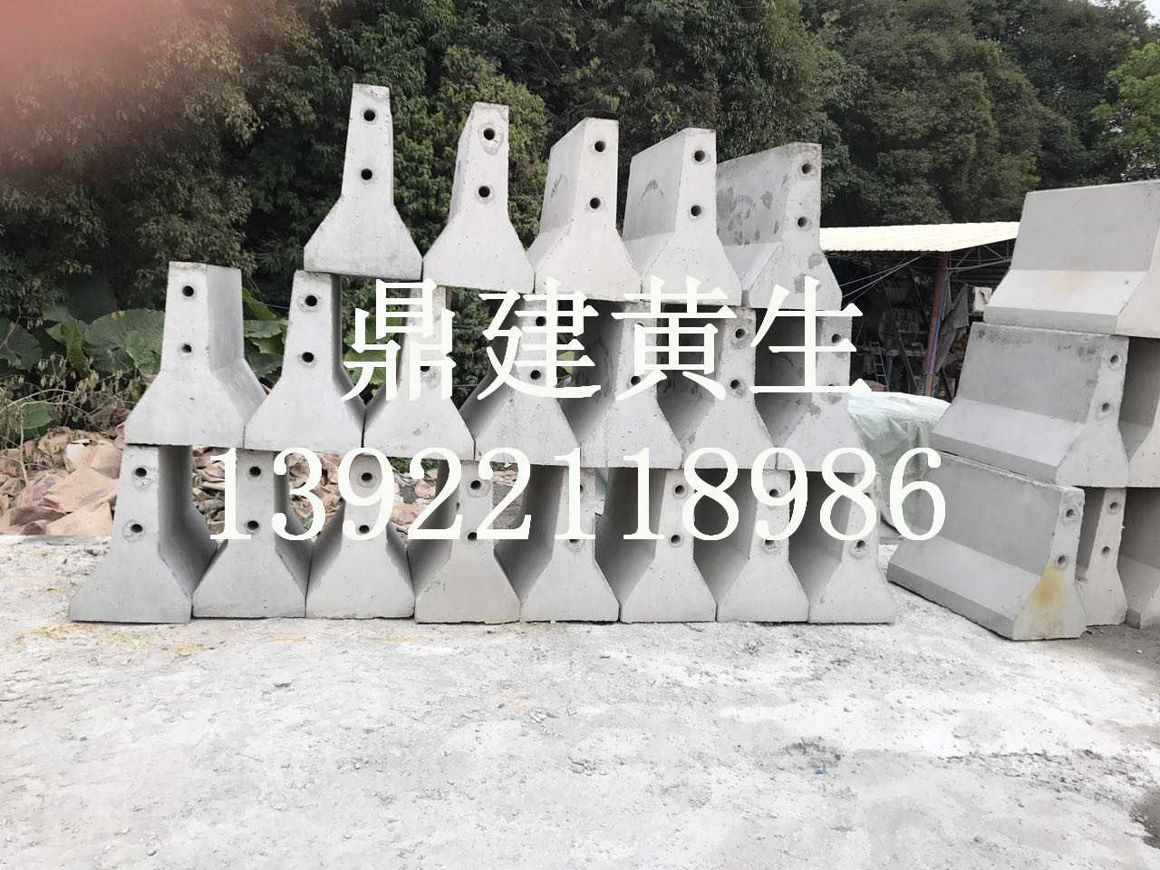 水泥隔離帶圖片/水泥隔離帶樣板圖 (1)
