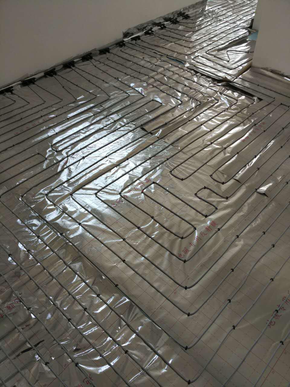 白山電熱膜_電熱地暖_電地?zé)岵膳瘓D片/白山電熱膜_電熱地暖_電地?zé)岵膳瘶影鍒D (3)