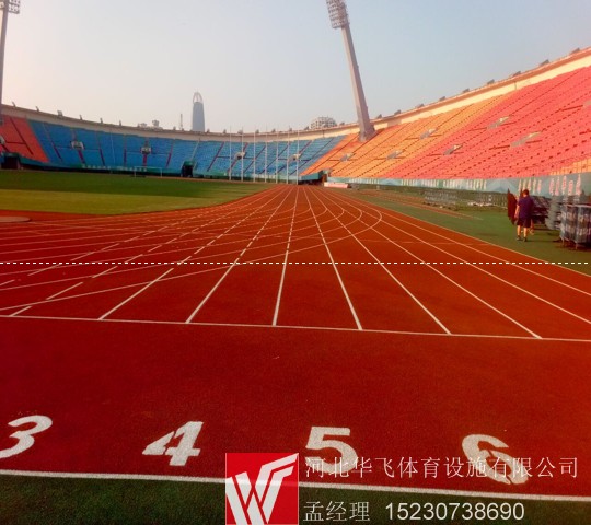 學(xué)校橡膠地墊圖片