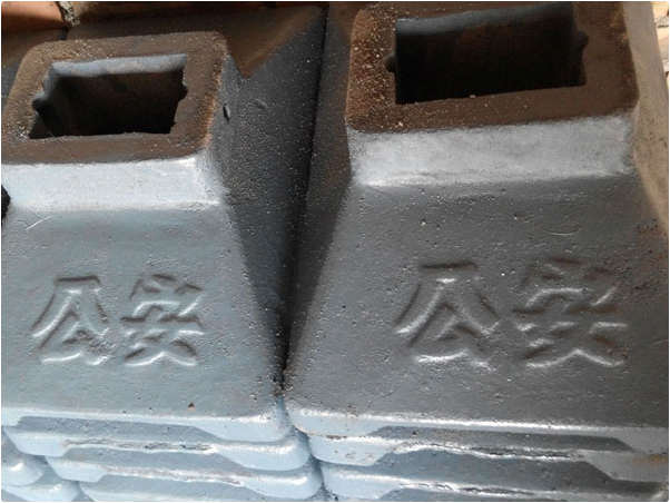 公路護(hù)欄底座圖片/公路護(hù)欄底座樣板圖 (2)