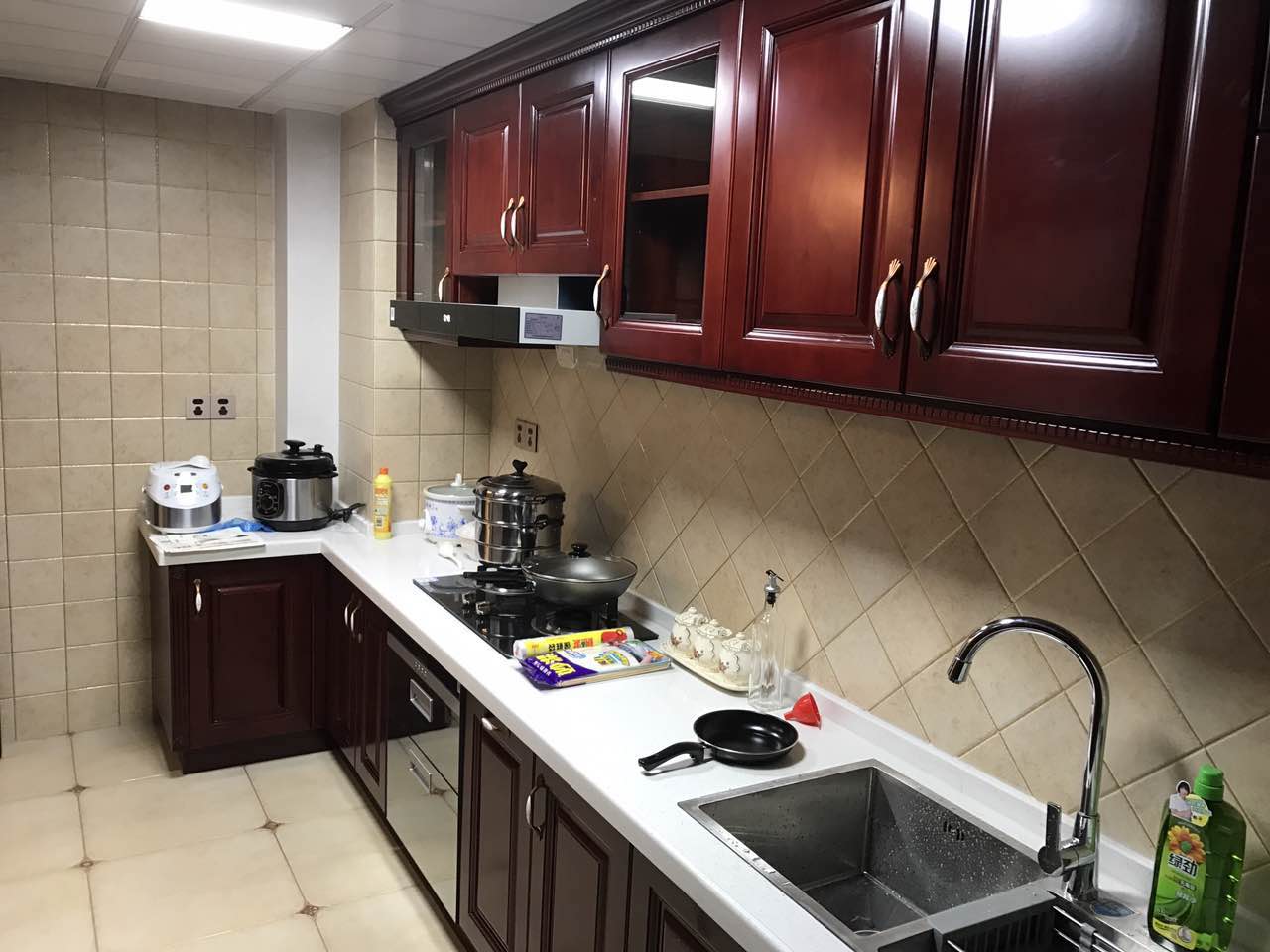 睿兔實(shí)木整體櫥柜定制圖片