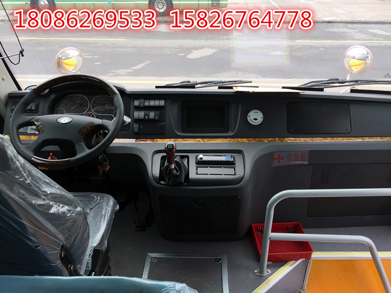 小學(xué)生校車圖片/小學(xué)生校車樣板圖 (2)