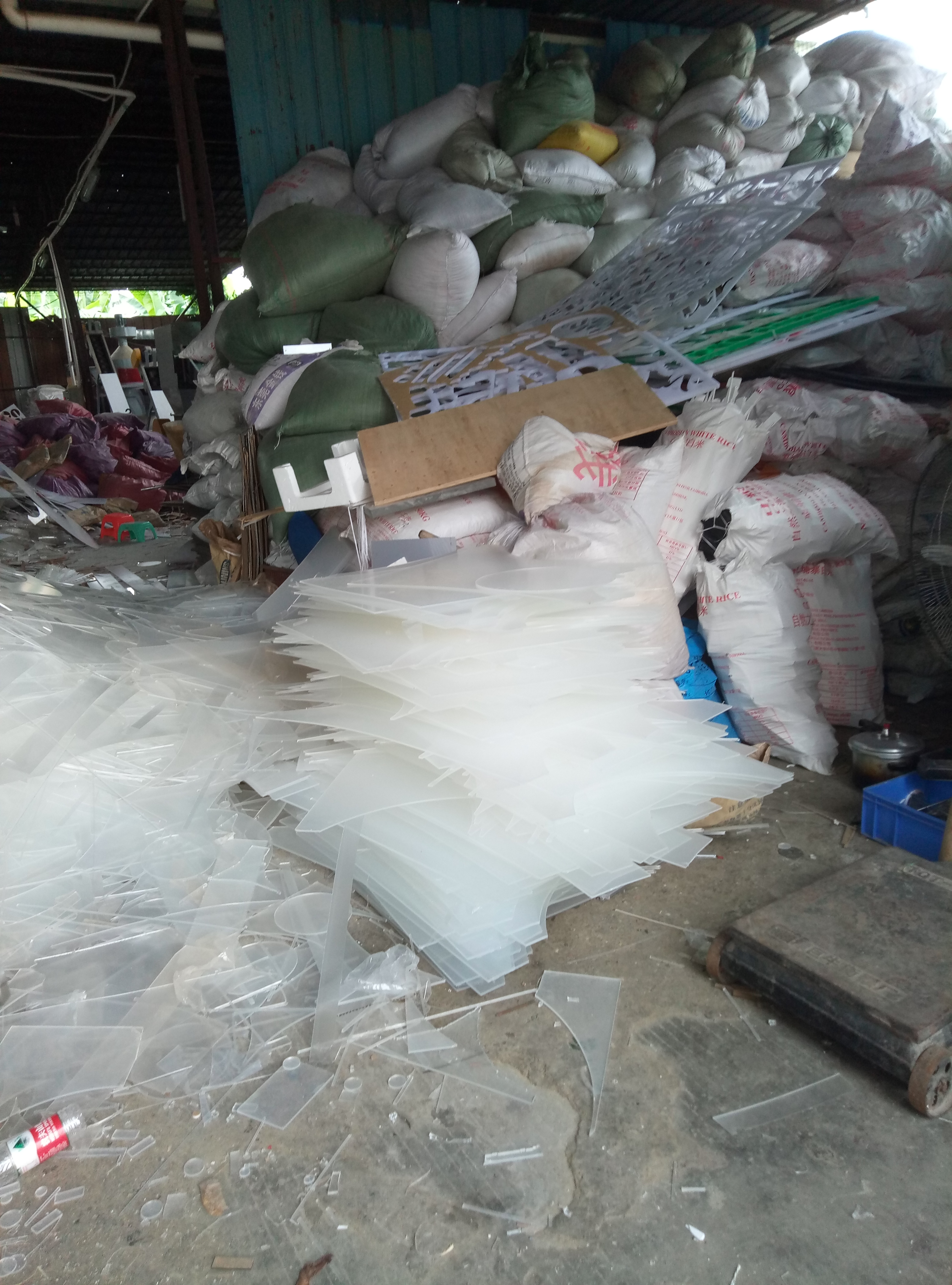 透明亞克力邊角料回收?qǐng)D片