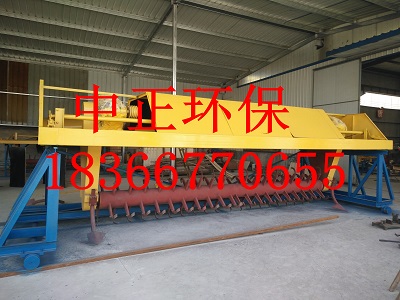 效率高的豬糞有機(jī)肥翻堆機(jī)圖片