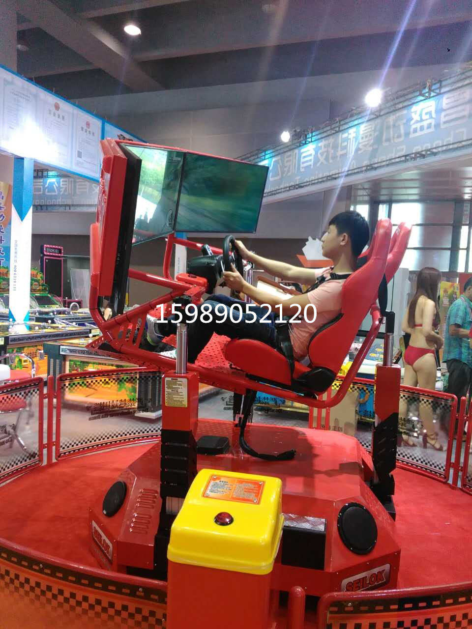 360度賽車模擬器vr賽車設(shè)備圖片