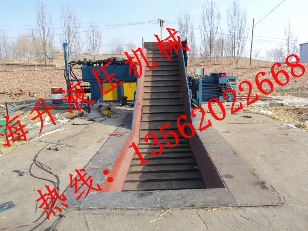 秸稈壓縮打包機(jī)圖片/秸稈壓縮打包機(jī)樣板圖 (2)