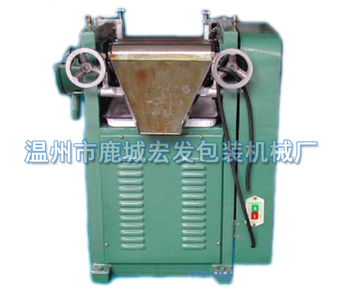 實(shí)驗(yàn)室色漿涂料膏體顏料三輥機(jī)S70三輥研磨機(jī)實(shí)驗(yàn)室研磨機(jī)