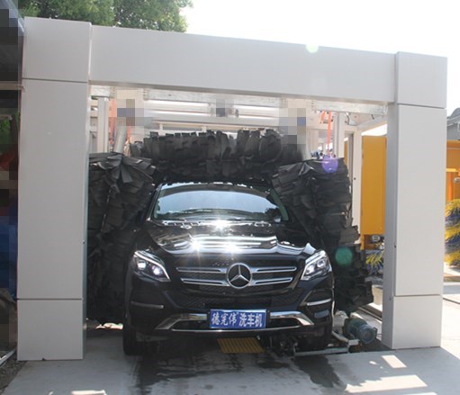 德憲偉十二刷隧道式自動(dòng)洗車機(jī)