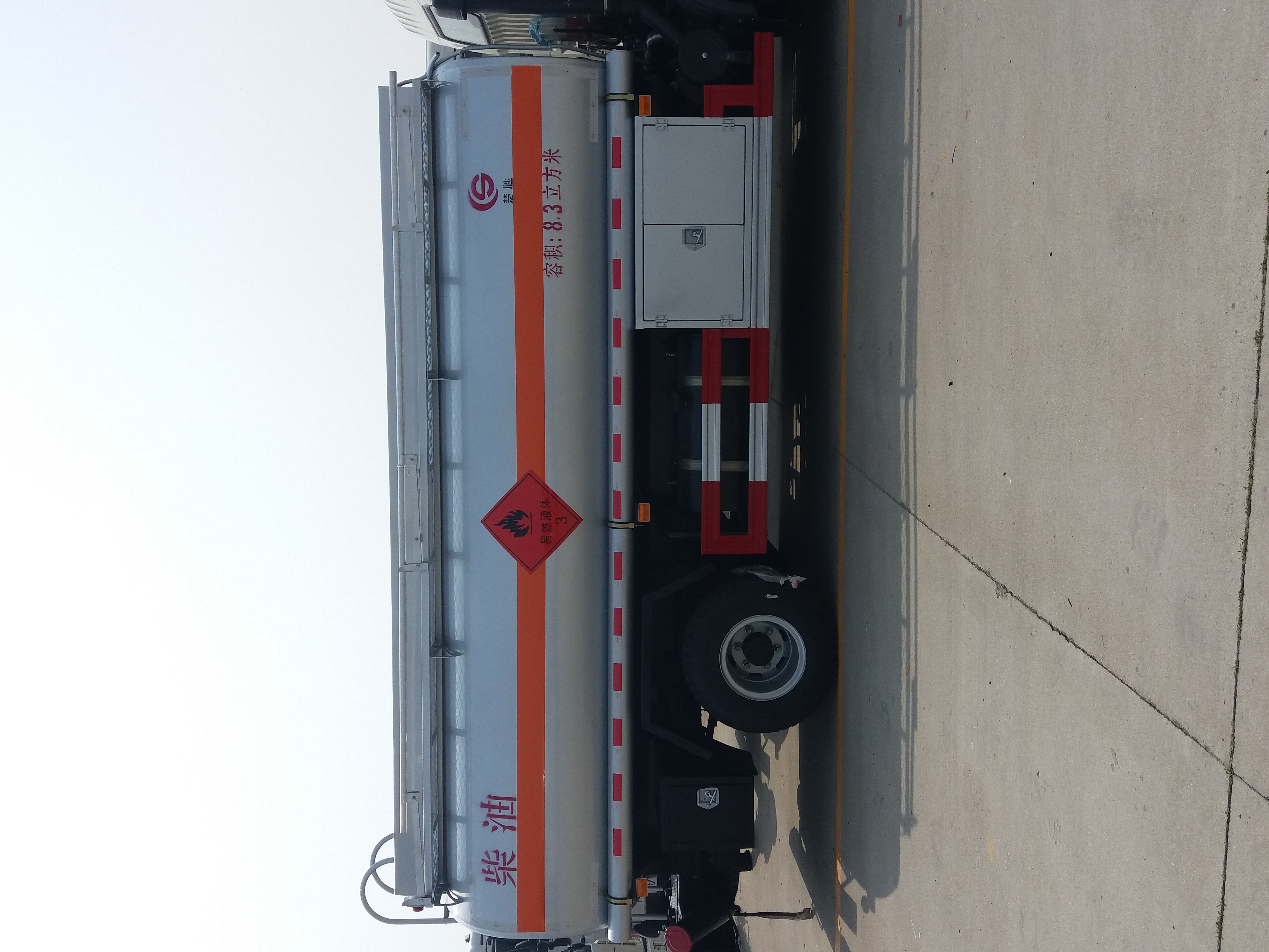 8噸油罐車 8噸油罐車