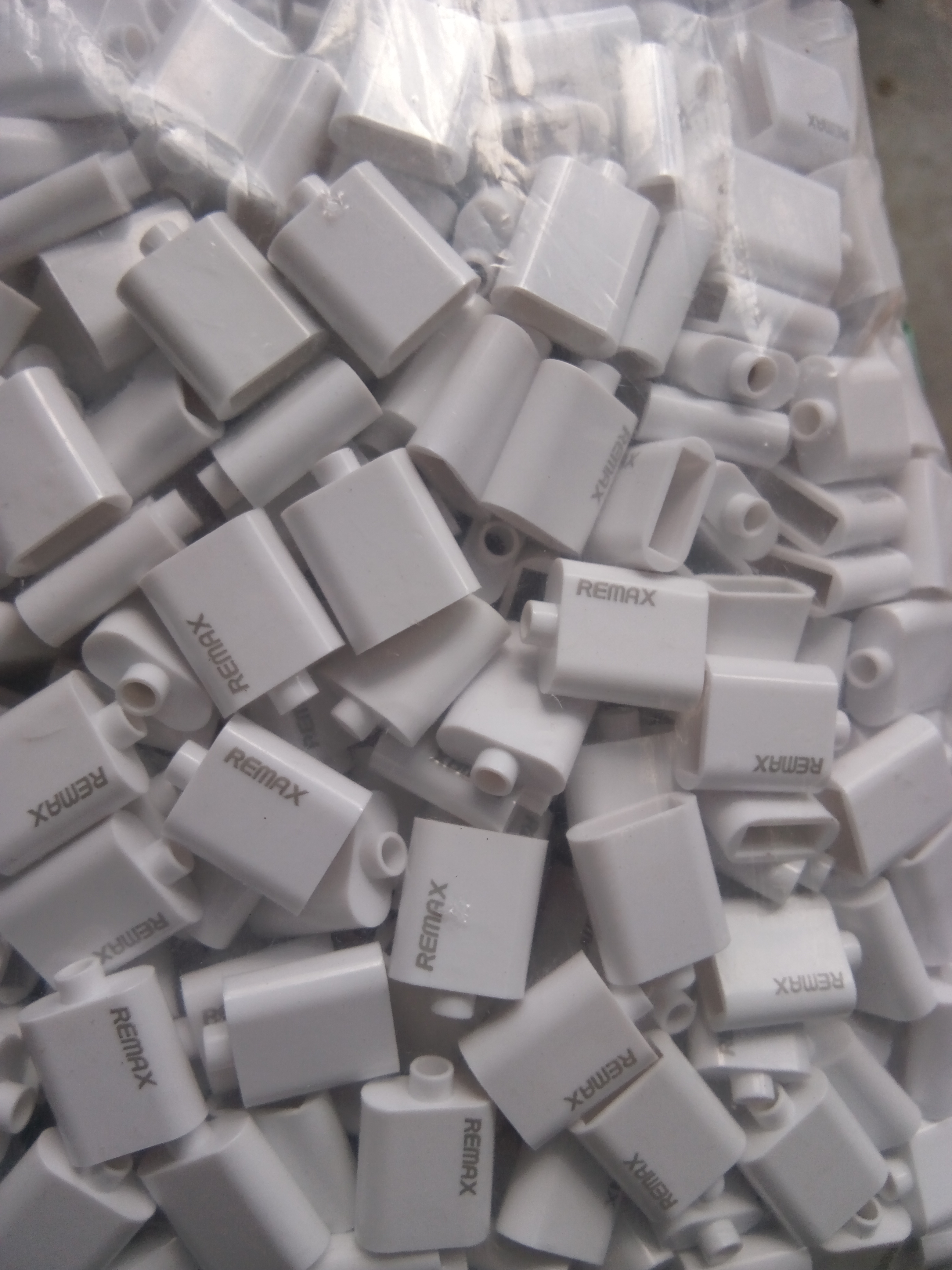 數(shù)據(jù)線塑膠外殼廠家圖片/數(shù)據(jù)線塑膠外殼廠家樣板圖 (2)