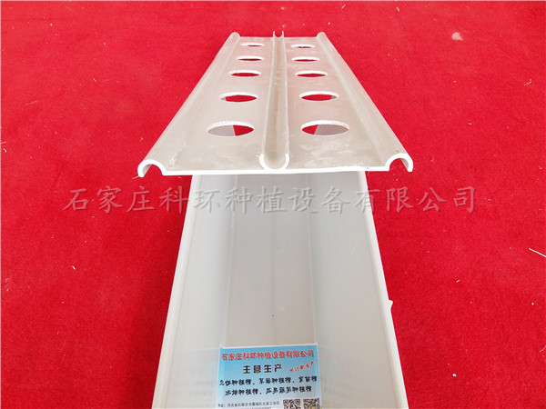 日光溫室大棚種植槽廠，立體式草莓槽生產(chǎn)廠家，河北日光溫室大棚種植