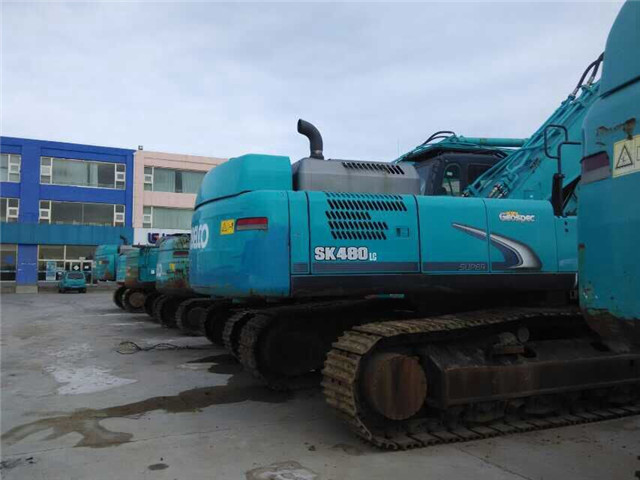 神剛480大型進(jìn)口挖機(jī) 實(shí)地看機(jī)圖片