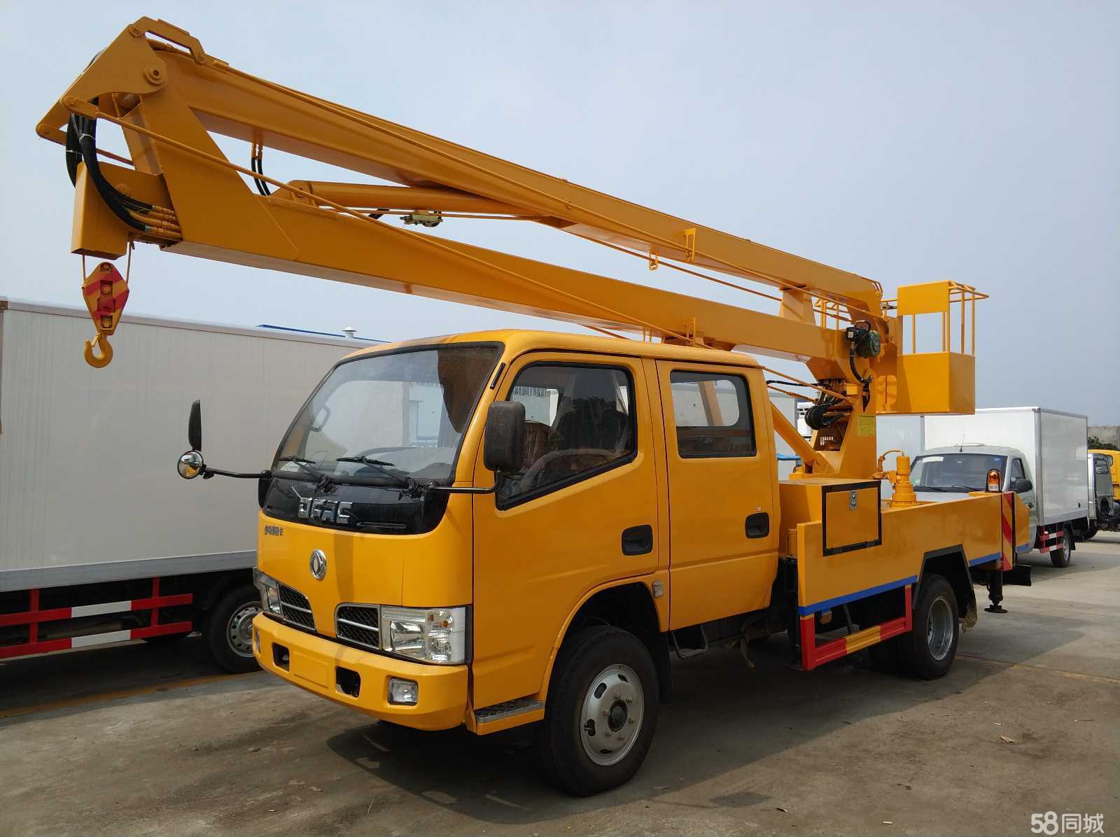 高空作業(yè)車圖片/高空作業(yè)車樣板圖 (1)