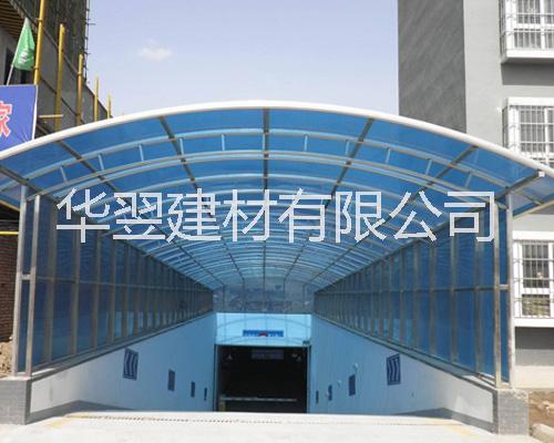 廠家直銷(xiāo)濟(jì)南陽(yáng)光板耐力板采光瓦圖片